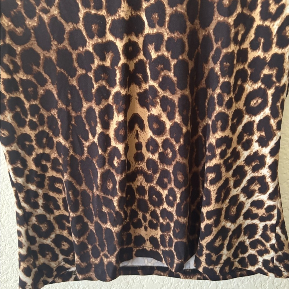 SHEIN Leopard Print Fitted Tee Brown Tan - Picture 3 of 8